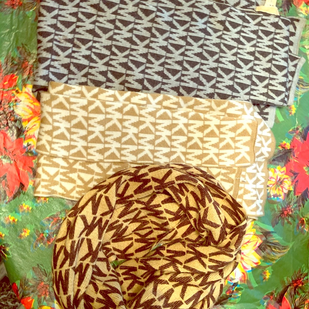 (3) MICHAEL KORS SCARVES
